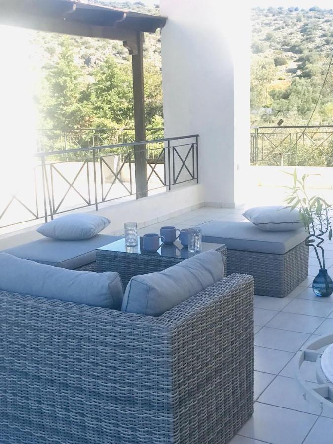 Beautiful Maisonette With A View To The Mountains And The Sea Agia Marina  Zewnętrze zdjęcie