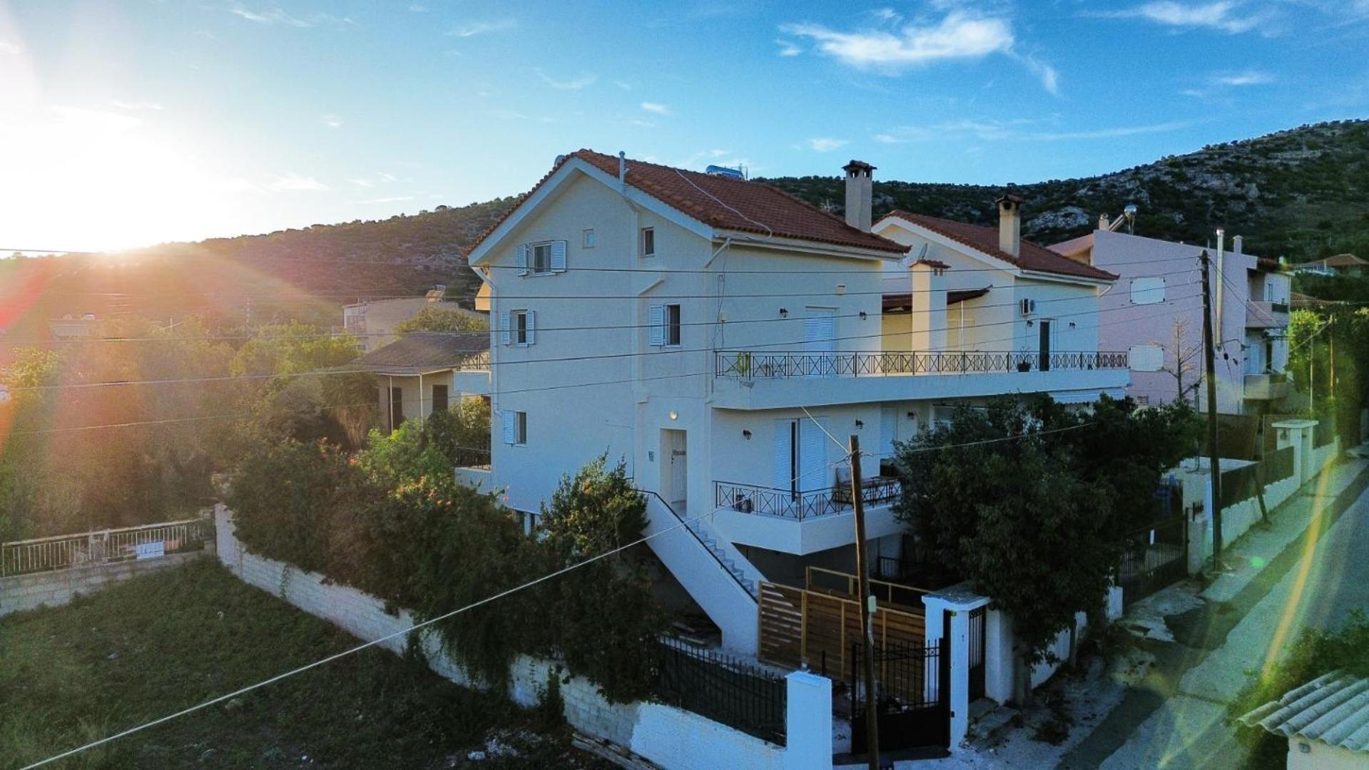 Beautiful Maisonette With A View To The Mountains And The Sea Agia Marina  Zewnętrze zdjęcie